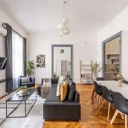 Steps To Great Market Hall - Artful 3br For 10 Guests * Budapešť