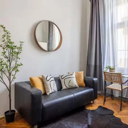 Steps To Great Market Hall - Artful 3br For 10 Guests Budapešť