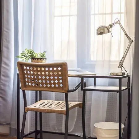 Steps To Great Market Hall - Artful 3br For 10 Guests