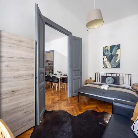 Apartmán Steps To Great Market Hall - Artful 3br For 10 Guests