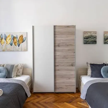 Apartmán Steps To Great Market Hall - Artful 3br For 10 Guests