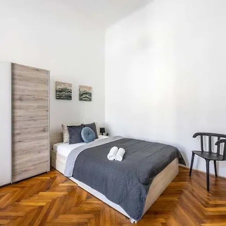Steps To Great Market Hall - Artful 3br For 10 Guests * Budapešť