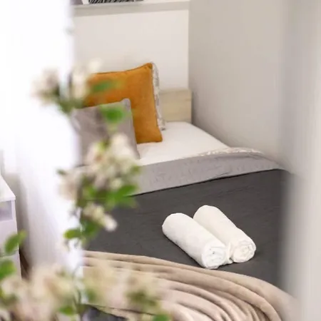 Apartmán Steps To Great Market Hall - Artful 3br For 10 Guests