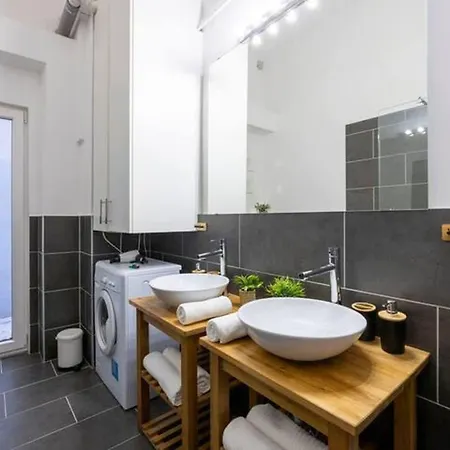 Steps To Great Market Hall - Artful 3br For 10 Guests *